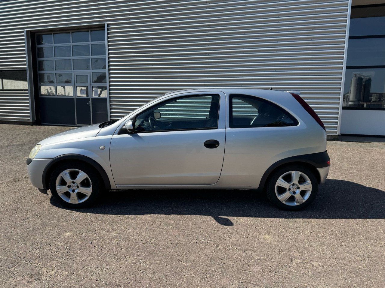 Opel corsa bj 2003  1250 euro