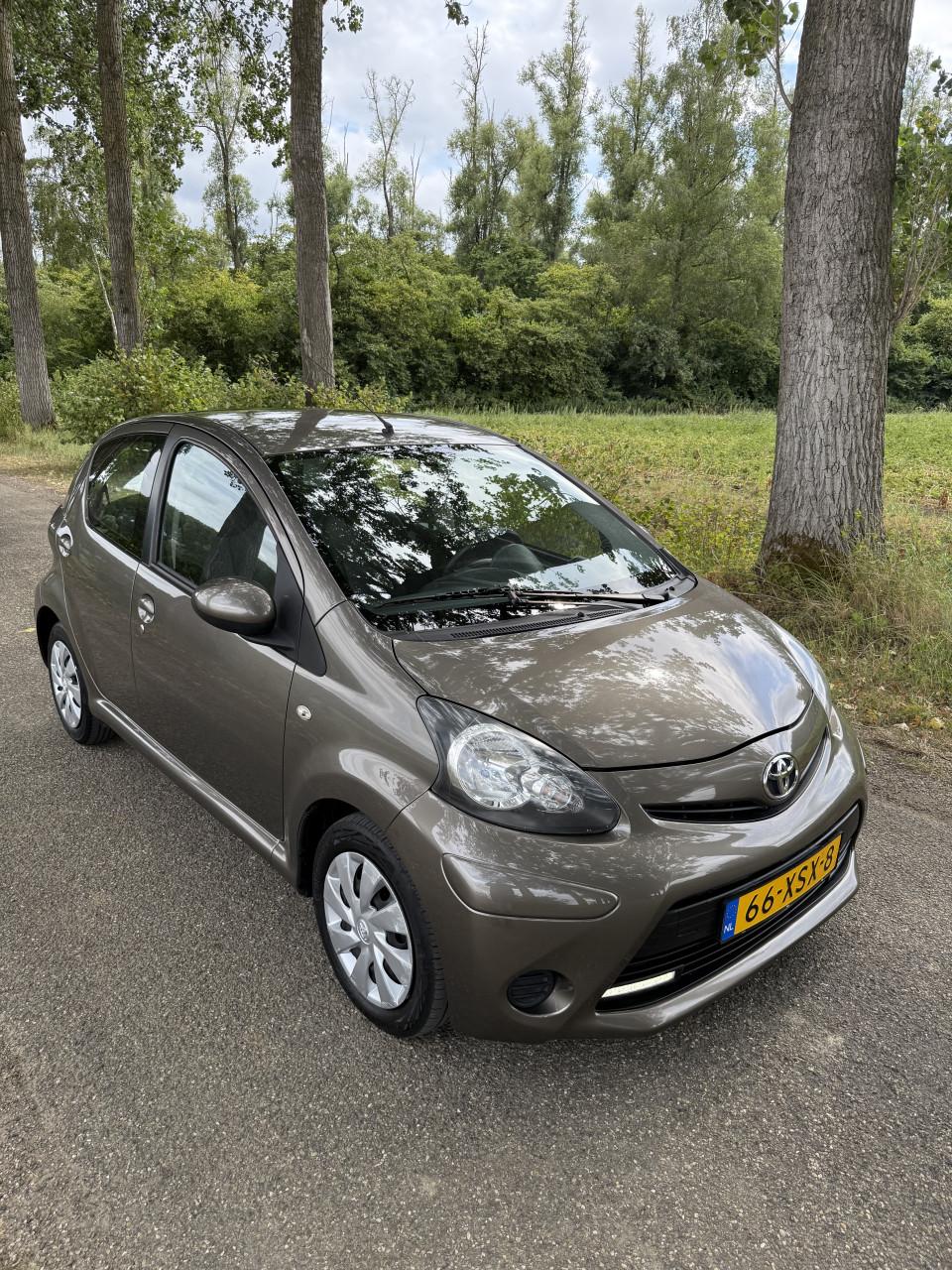 Toyota Aygo 1.0 Aspiration | 64000 km NAP | Airco | Facelift 2012