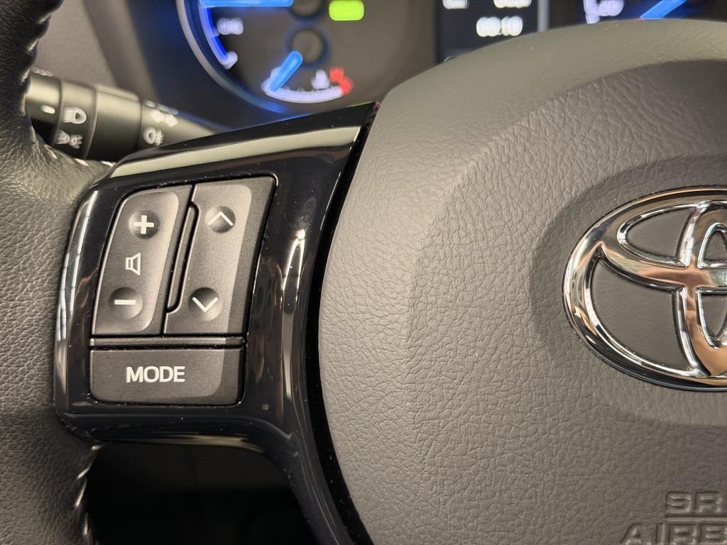 Toyota Yaris 1.5 hybrid skyblue edition
