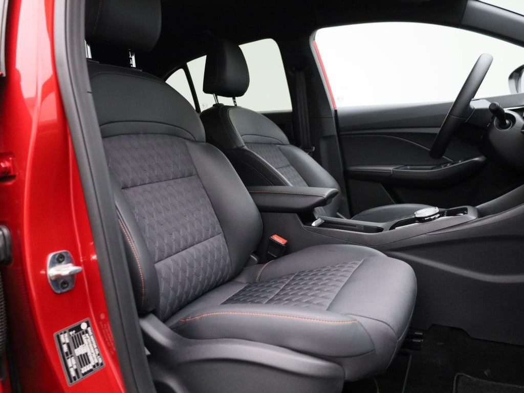 MG 3 mg3 hybrid+ 1.5 hybrid luxury 17'' velgen | zwart dak & spiegels | pri