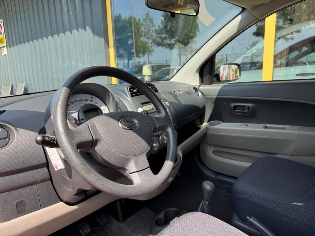 Daihatsu Sirion 2 1.0-12v trend