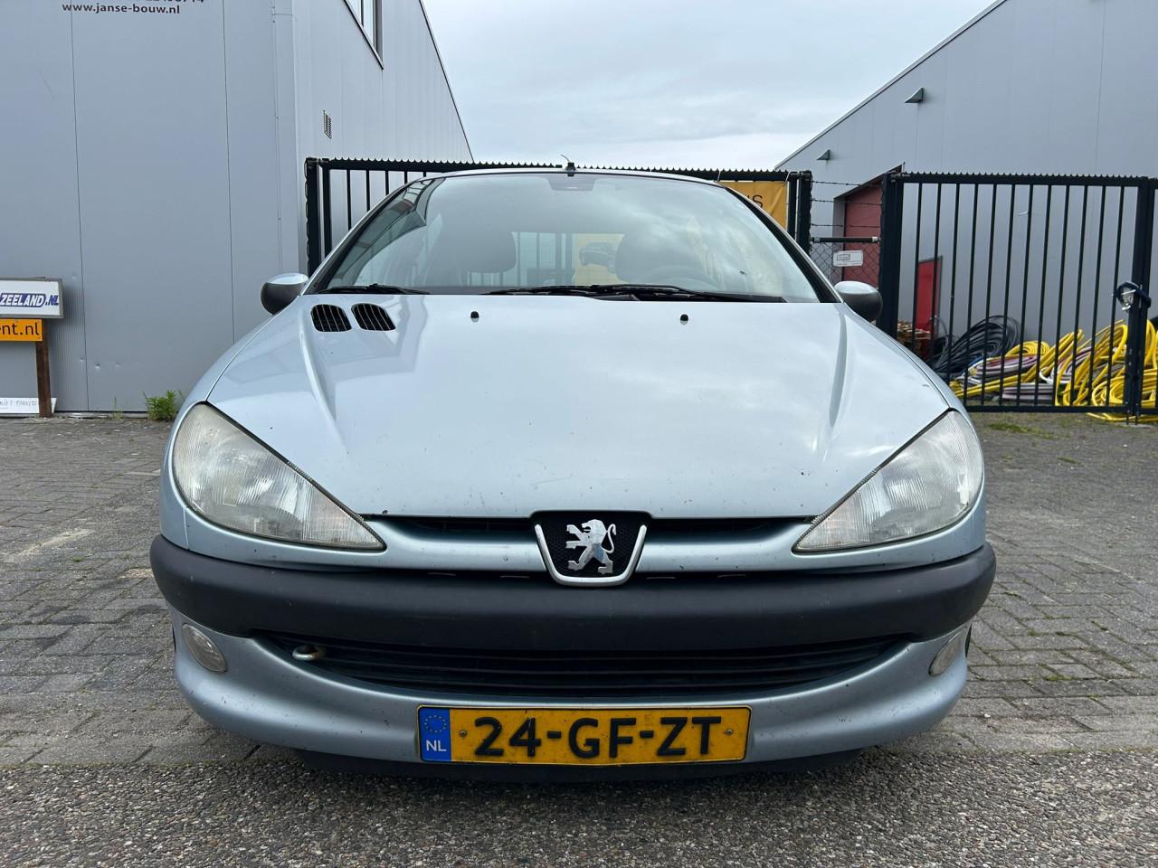 Peugeot 206 1.6 Gentry Bluetooth/Climate Control/Recent Veel Vervangen