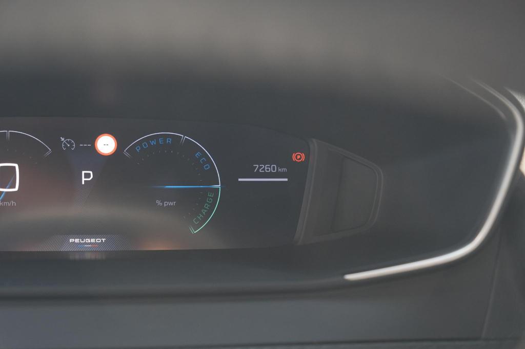 Peugeot E-2008 ev allure avantage 54 kwh | 11 kw lader | apple carplay | pa