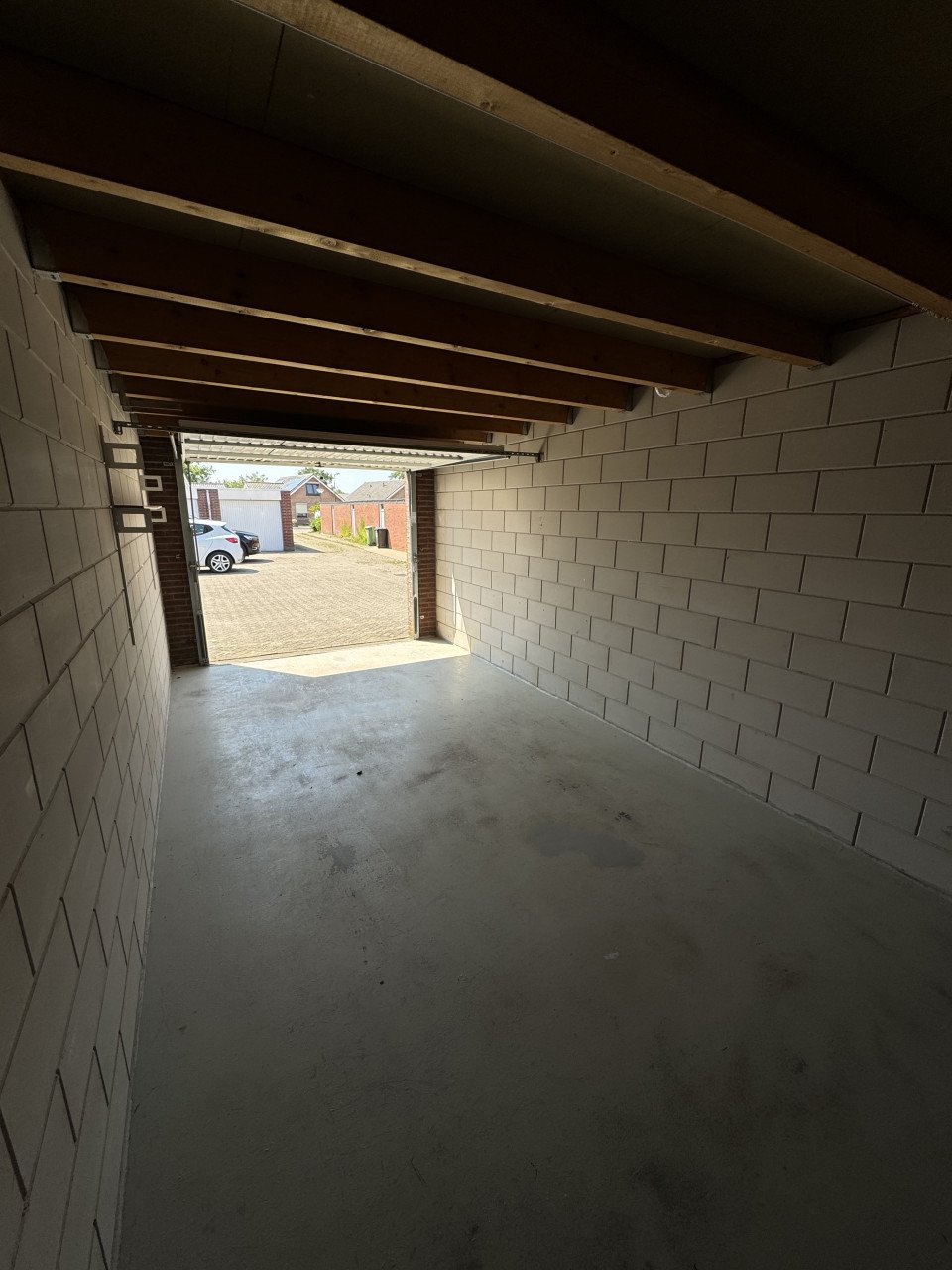 Garagebox Poortvliet te huur, droog en schoon