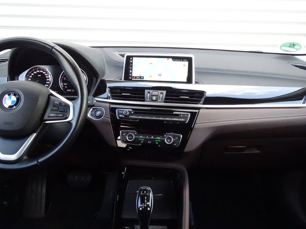 BMW X2 sdrive20i high executive | led | trekhaak | camera | 18"