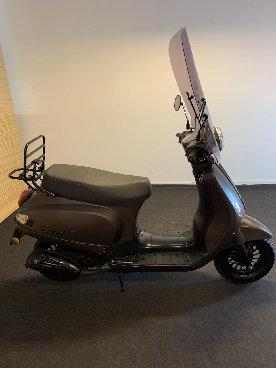 BTC RIVA MET WINDSCHERM NU 695,= RIJKLAAR