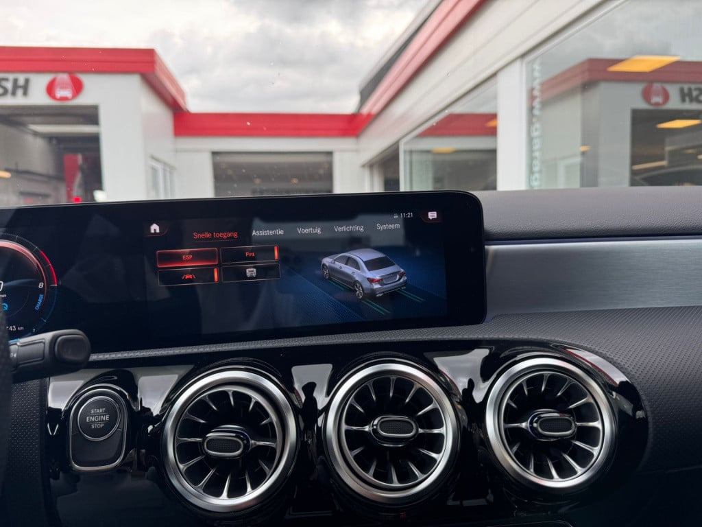 Mercedes-Benz A-Klasse 250 e business solution amg limited