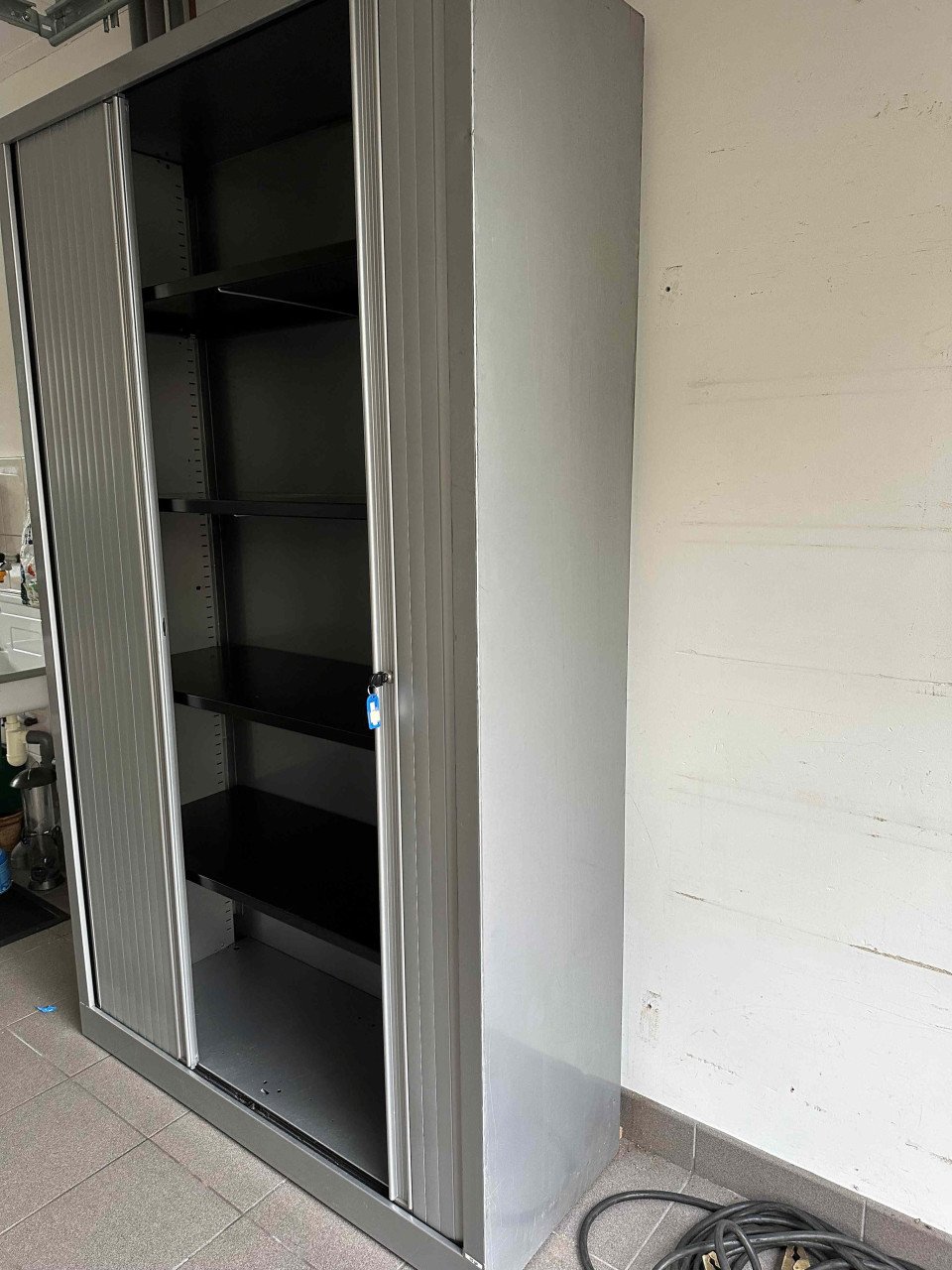 Roldeur Archief kast