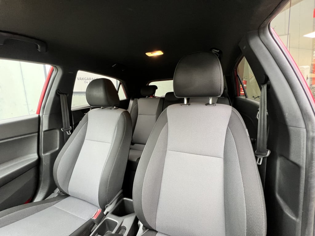 Hyundai I 20 1.2 hp i-motion premium | stuur/stoelverw. | radio | airco