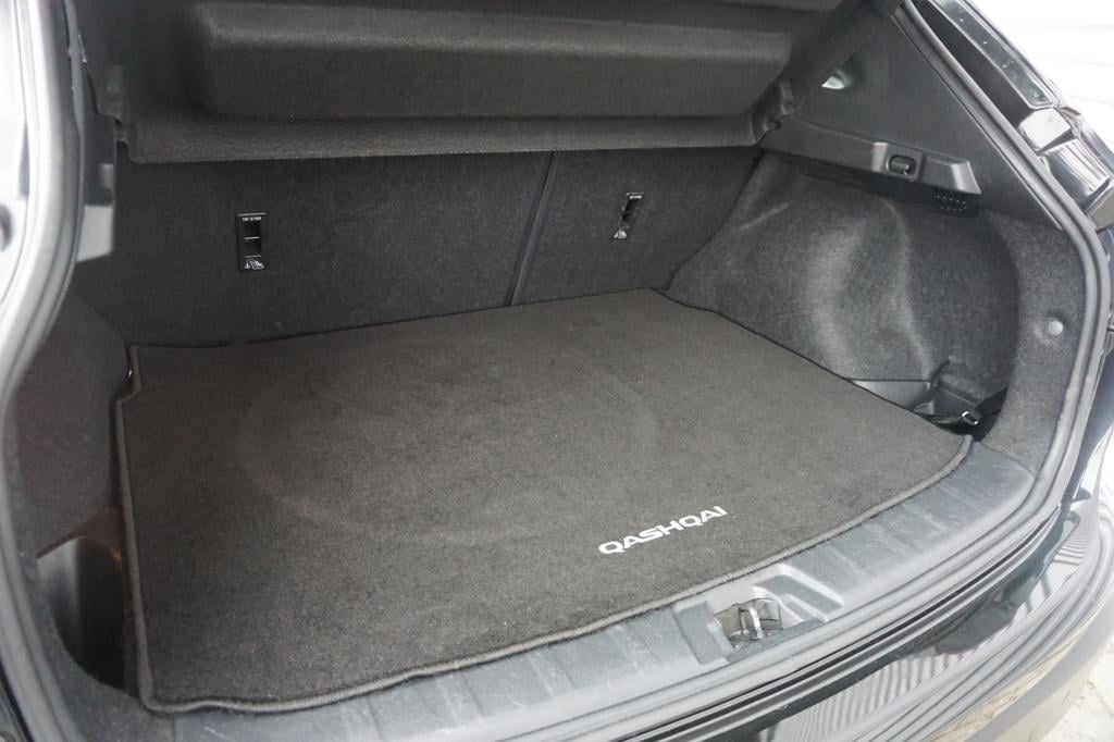 Nissan Qashqai 1.2 acenta climate / navi / cruise / camera / parkeers. / tr