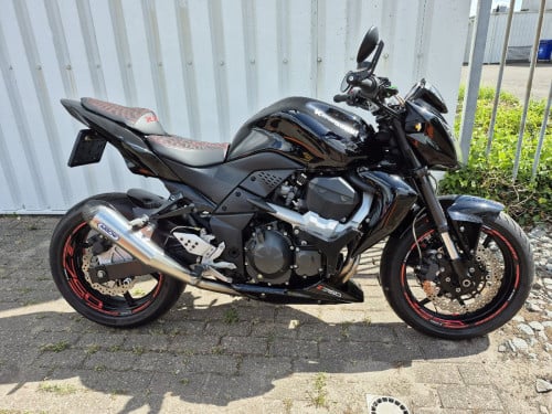 Kawasaki Z750 uit 2009 met veel extra's