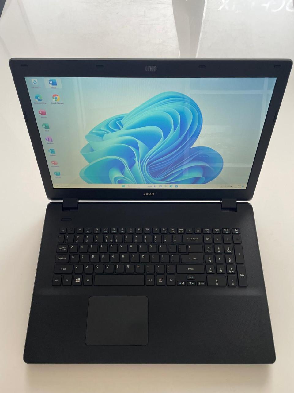 Acer 17 inch | Windows 11 SSD Office en nieuwe accu + muis