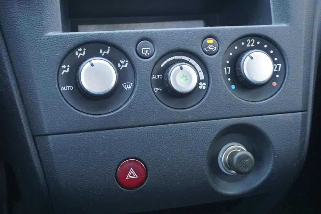 Mitsubishi Outlander 2.0 invite+ airco / cruise / elektr. ramen / trekhaak 