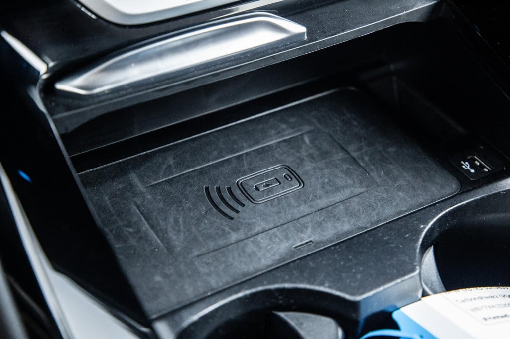 BMW Ix3 high executive 80 kwh panoramadak / carplay / bruin leer / navi