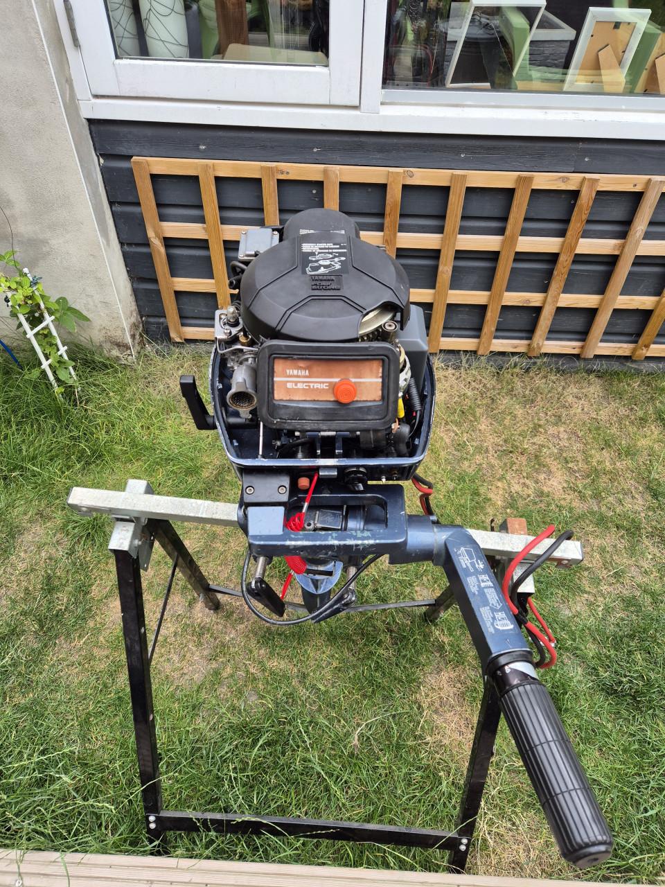 Yamaha 9.9  4 takt. buitenboordmotor met electrische start, kort staart.