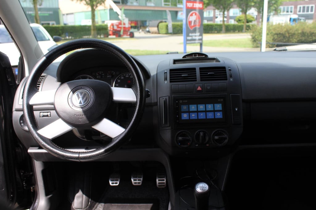 Volkswagen Polo 1.4-16v cross