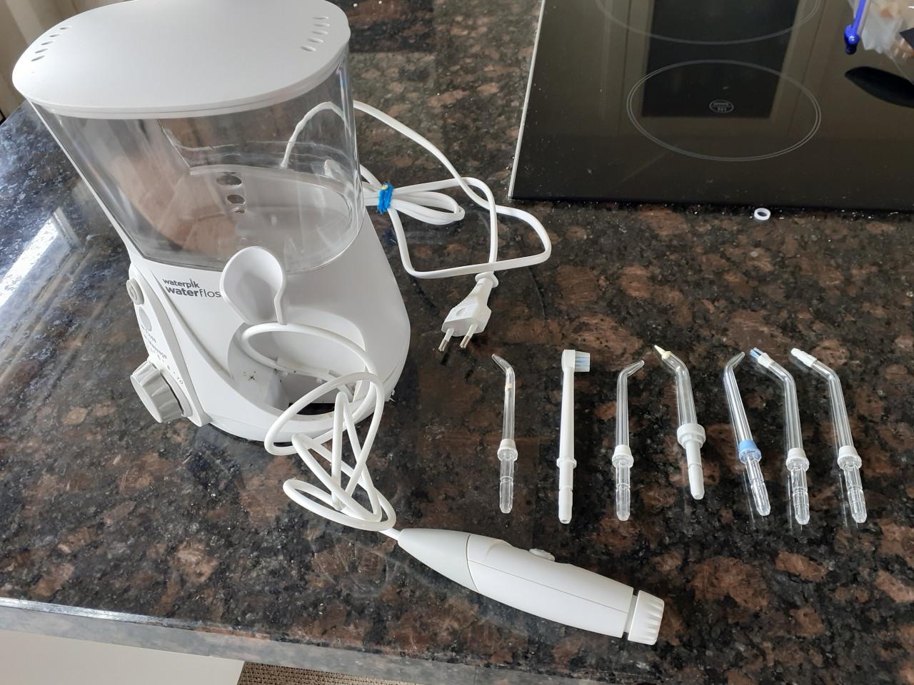 Waterflosser merk Waterpik. Gloednieuw.