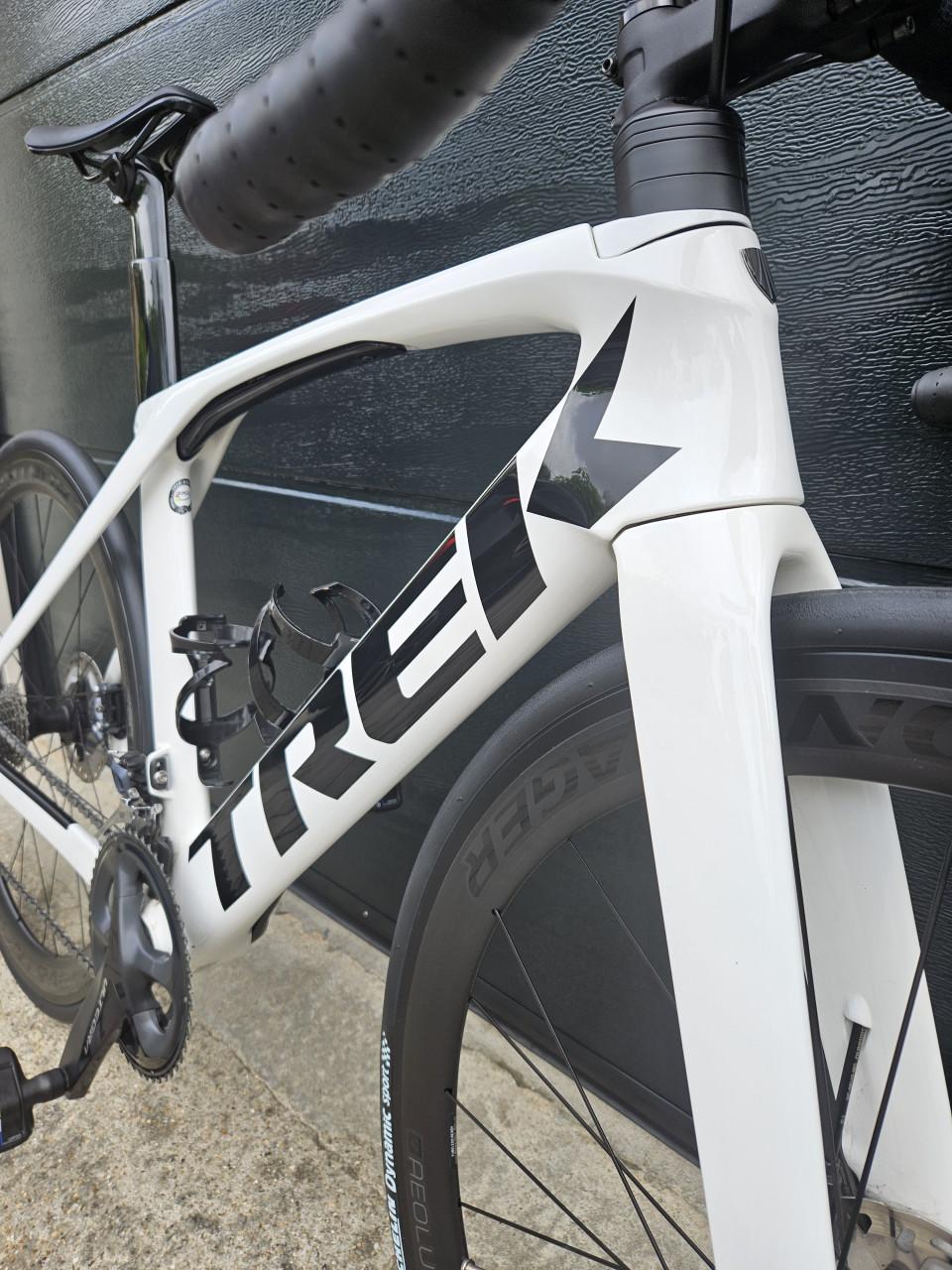Trek Madone SL 6 in maat 54. Heel mooi!