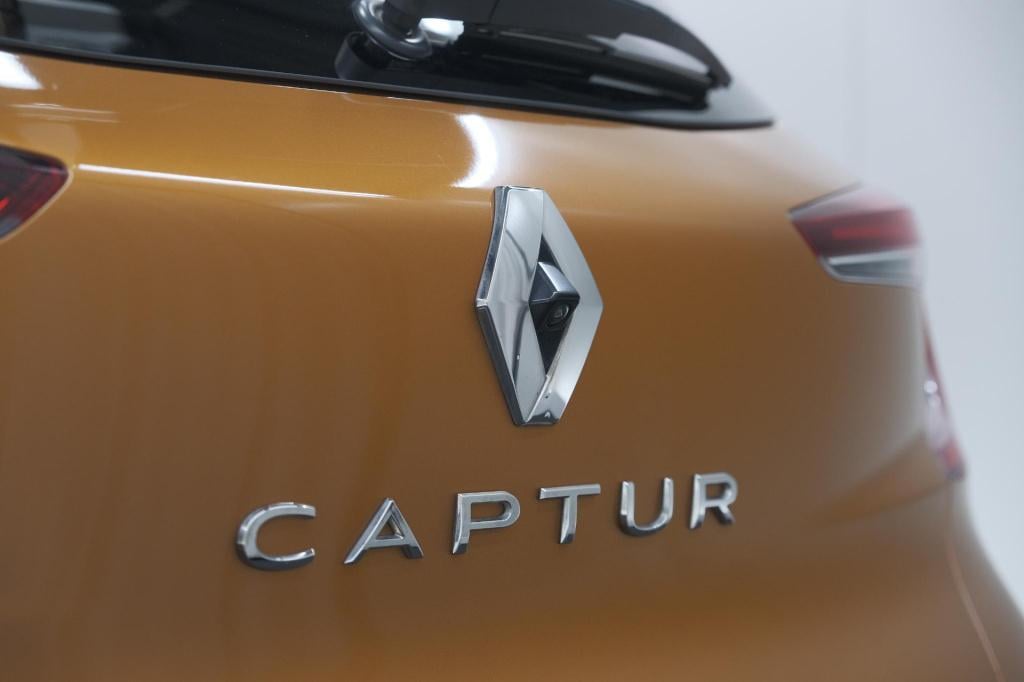 Renault Captur tce 130 edc intens | trekhaak | adaptieve cruise control | c