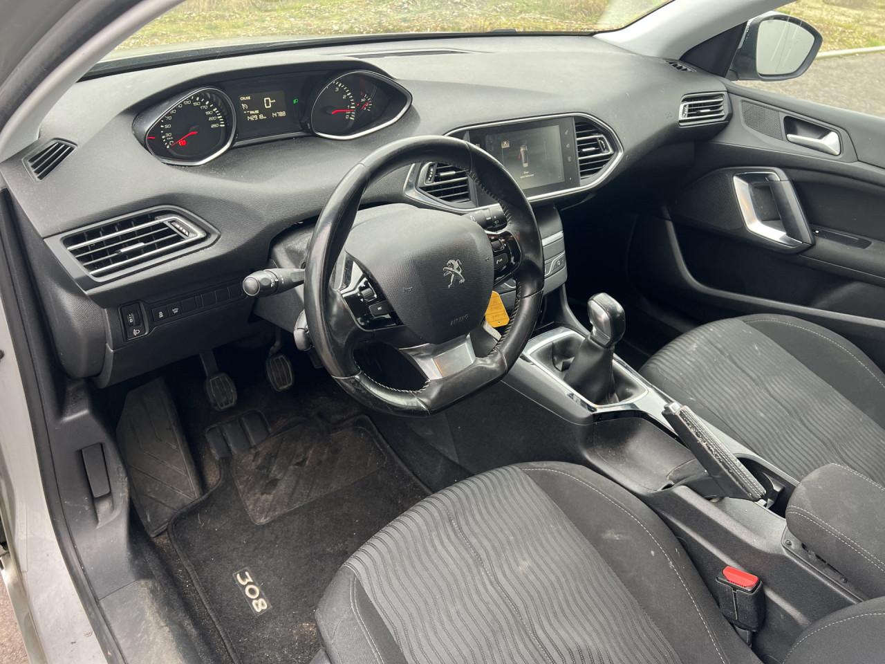 Peugeot 308 SW 1.2 PureTech Blue Lease