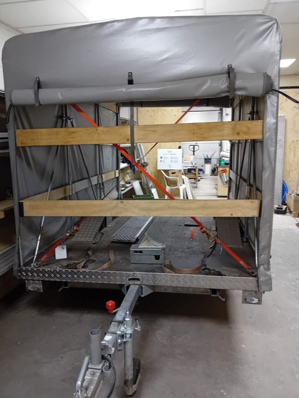 (motor)trailer met huif