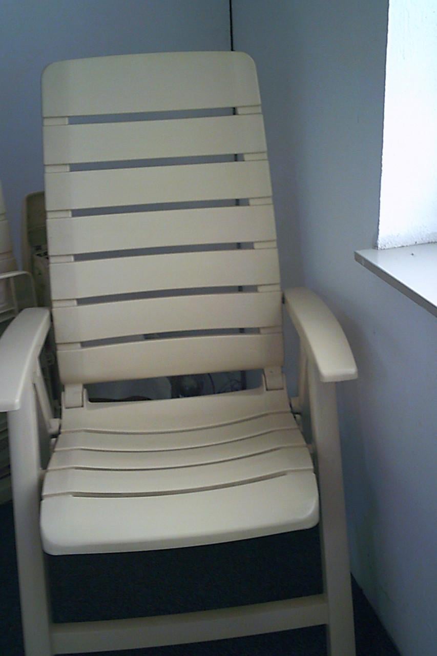 TWEE nieuwe HARTMAN tuinstoelen - in beige.