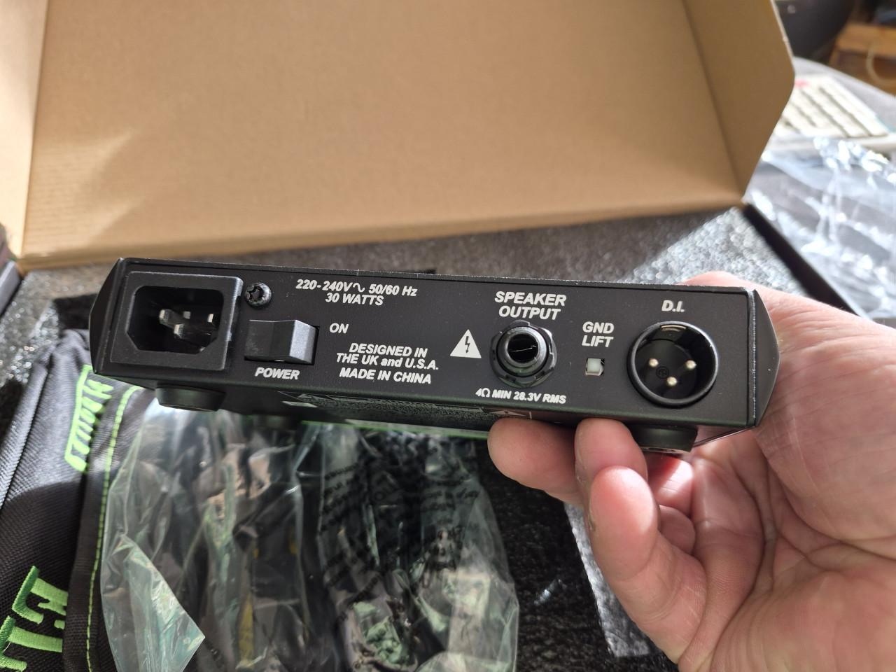 Nieuw. Trace Elliot Ultra compact Bass Amplifier 200 watt