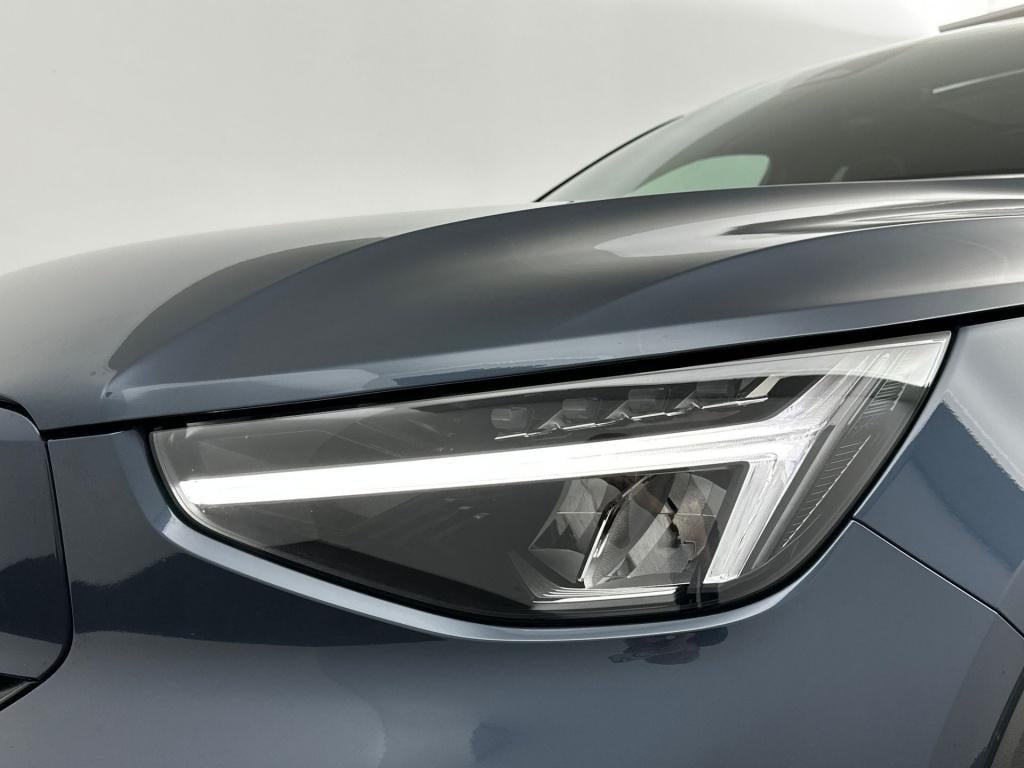 Volvo Ex40 extended range ultra black edition