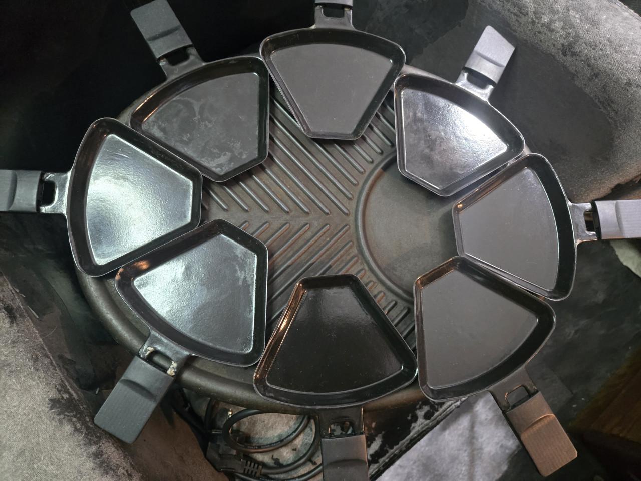 Gourmetstel met 8 pannetjes Kalorik .