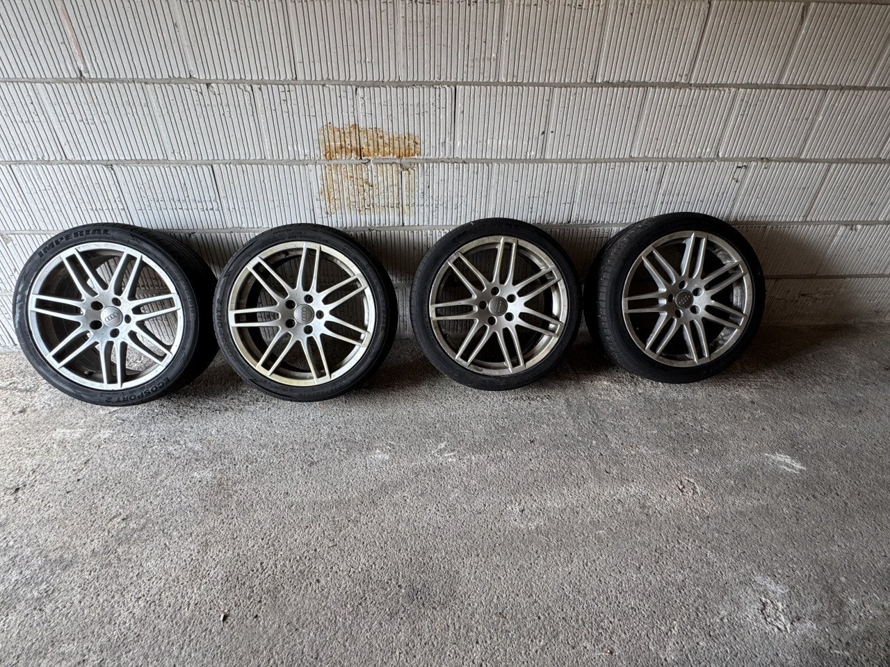 Audi Rs4 velgen 18 inch twee sets