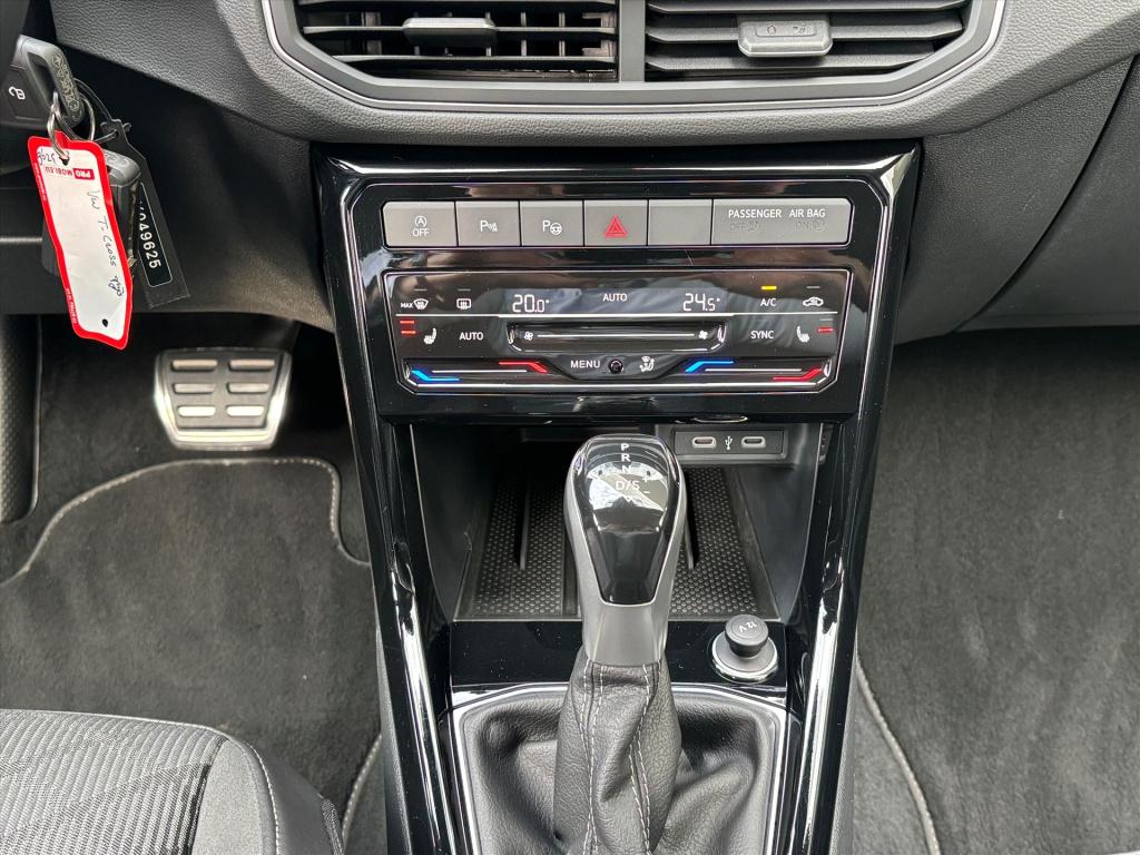 Volkswagen T-cross 1.5 tsi 150pk dsg-7 r-line|black style| dodehoek| navi|t