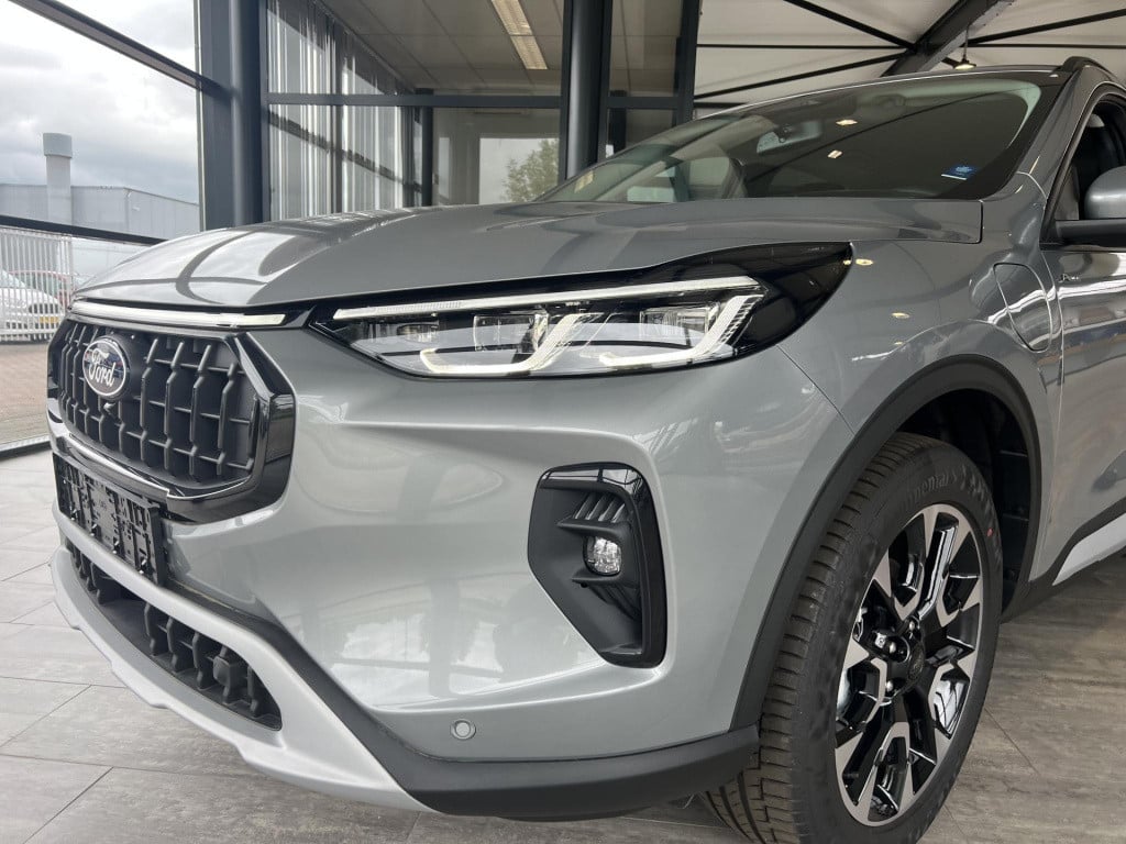 Ford Kuga 2.5 phev active slechts 322km!