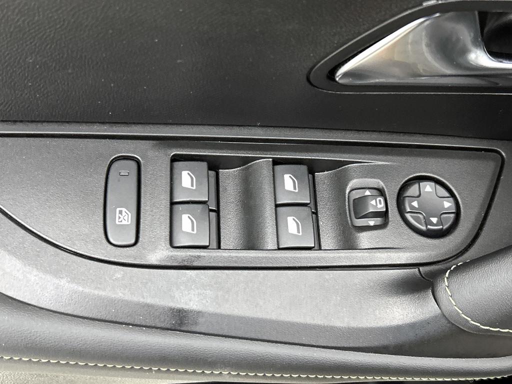 Peugeot E-2008 ev gt 50 kwh | rijklaar | adaptive cruise | icockpit | keyle
