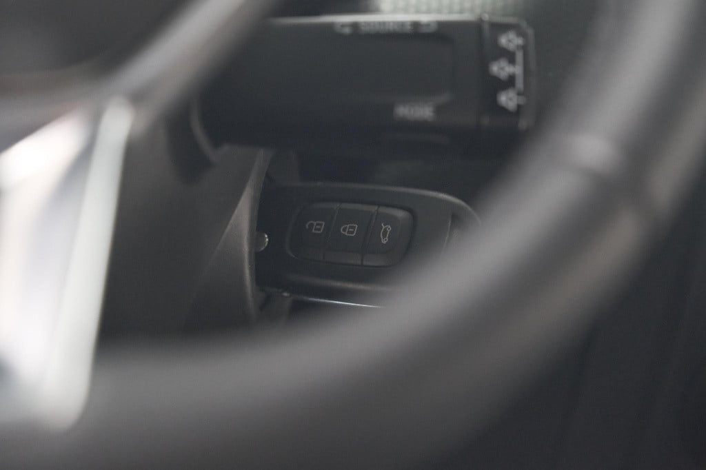 Renault Clio tce 90 equilibre | parkeersensoren | apple carplay | cruise co
