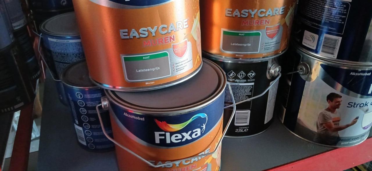 Diverse lakken en grondverf Drenth Fitex Flexa Rambo en Histor
