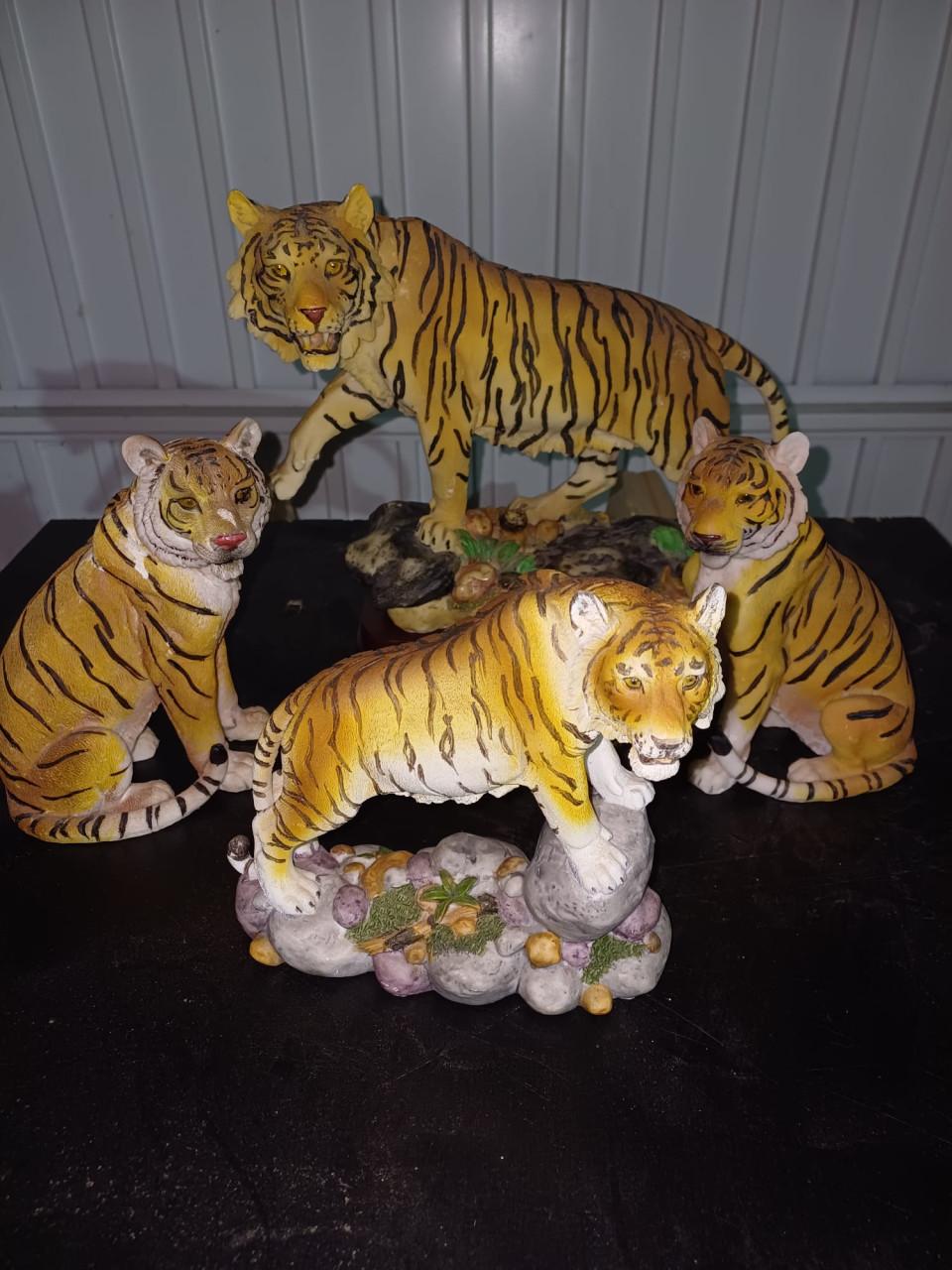 Verzameling tijger/panter beelden