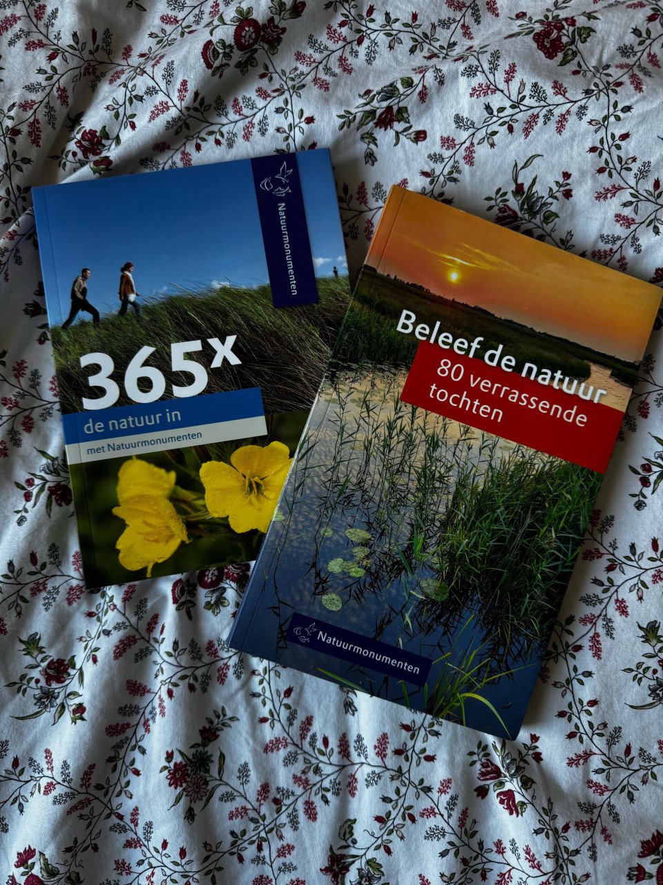 Twee boekjes van Natuurmonumenten