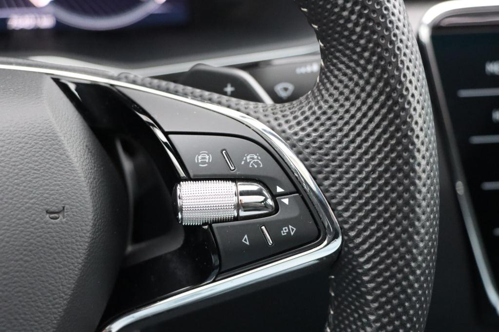 Skoda Superb combi 1.4 tsi iv sportline business 218pk dsg6