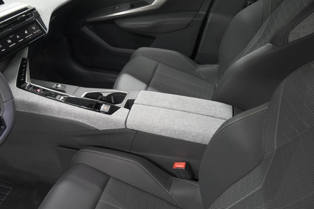 Peugeot 5008 1.2 hybrid 145 allure 7p | adaptieve cruise control | camera |