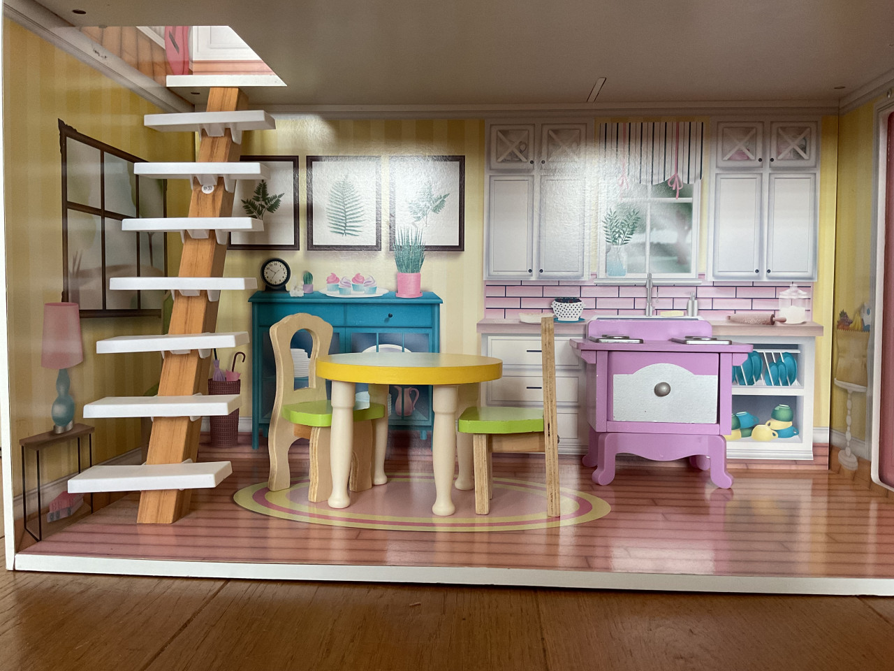 Mooi houten barbiehuis