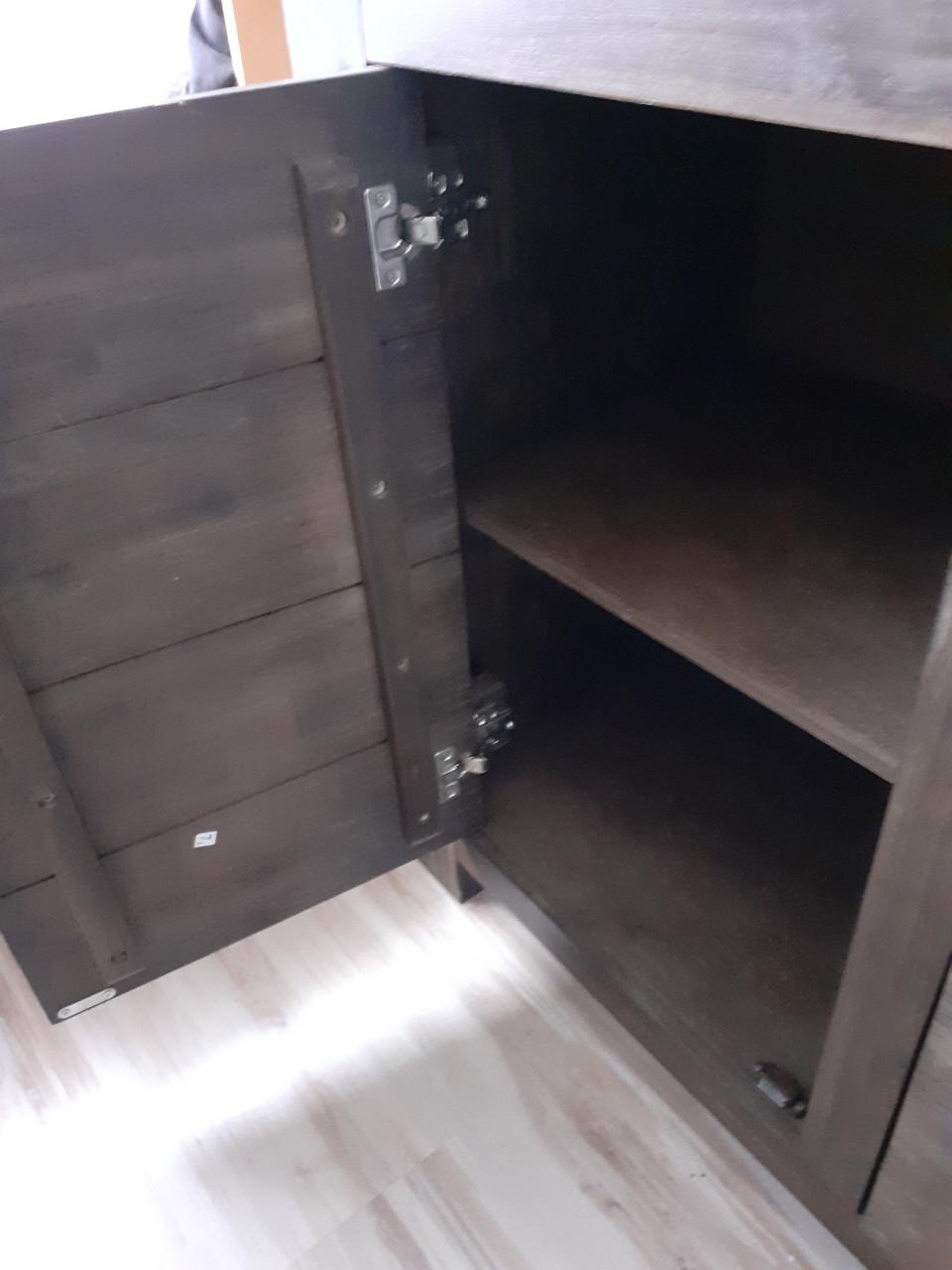 Dressoir ,is nog mooi en netjes.