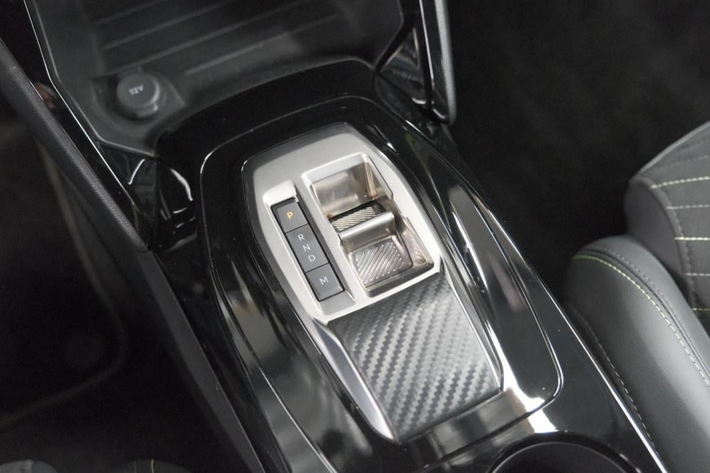 Peugeot 208 1.2 hybrid 145 e-dcs6 gt | alcantara pakket | camera | apple ca