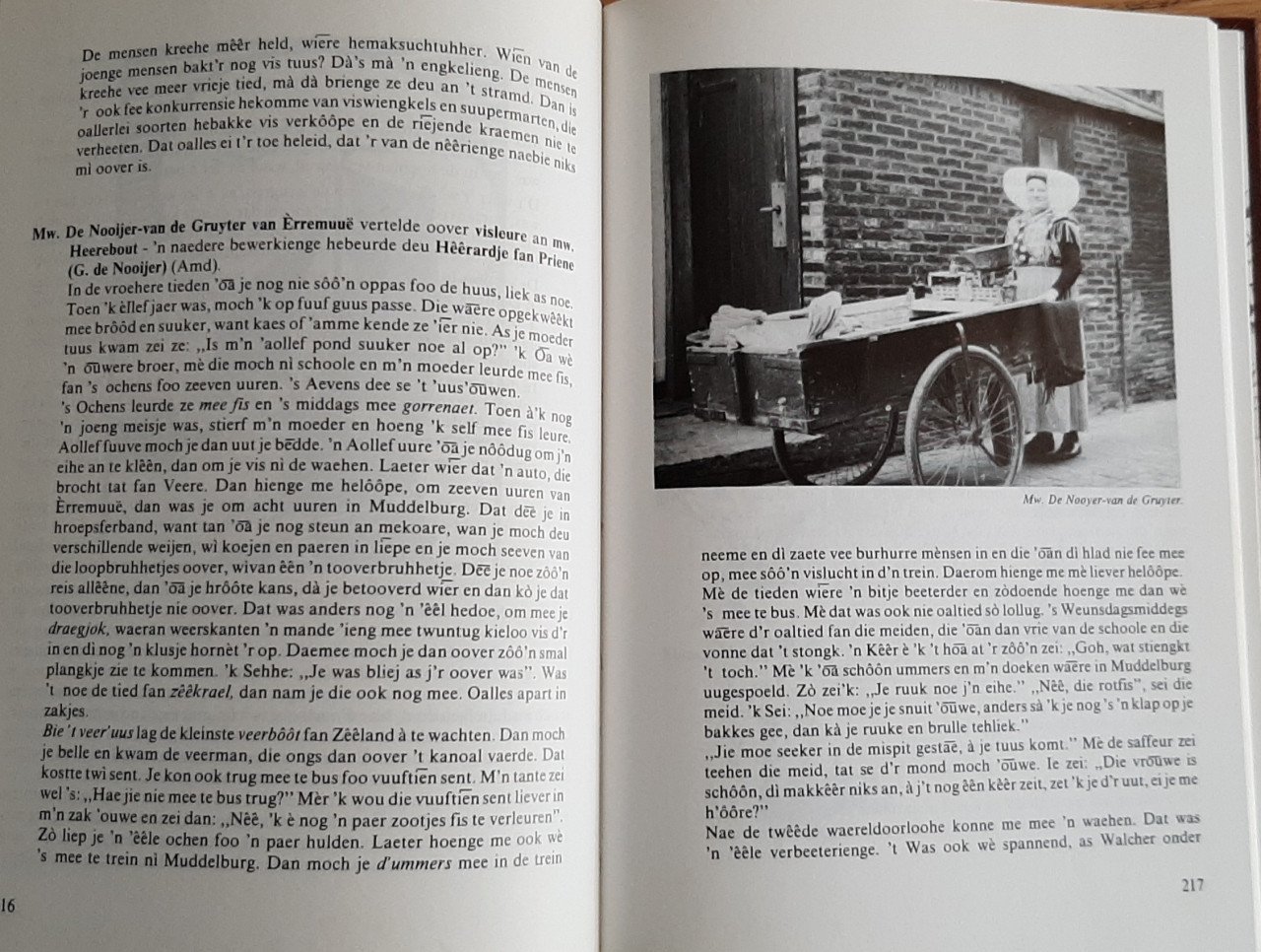 Dialect op Walcheren, door E.J. van den Broecke-de Man en A. Francke.