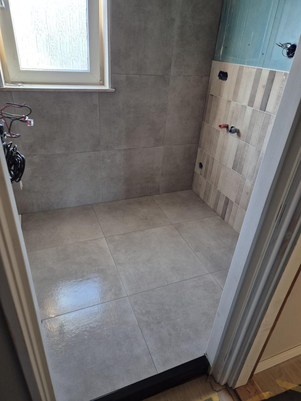 Tegelzetter nodig? Bel/app: 06 21937244 of Mail: jvbtegelzetter@gmail.com