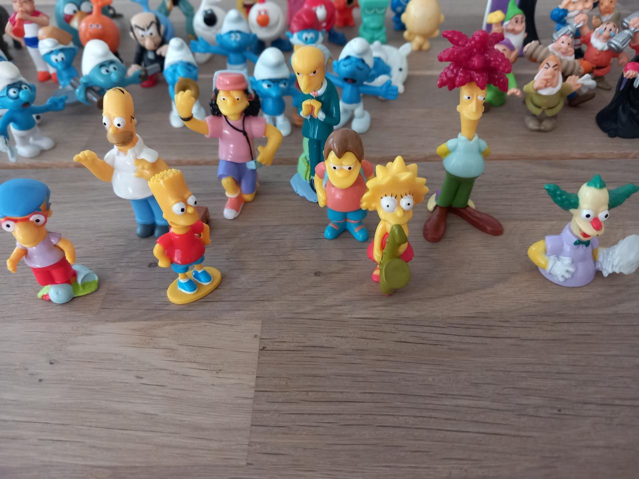 Poppetjes simpsons, smurfen etc