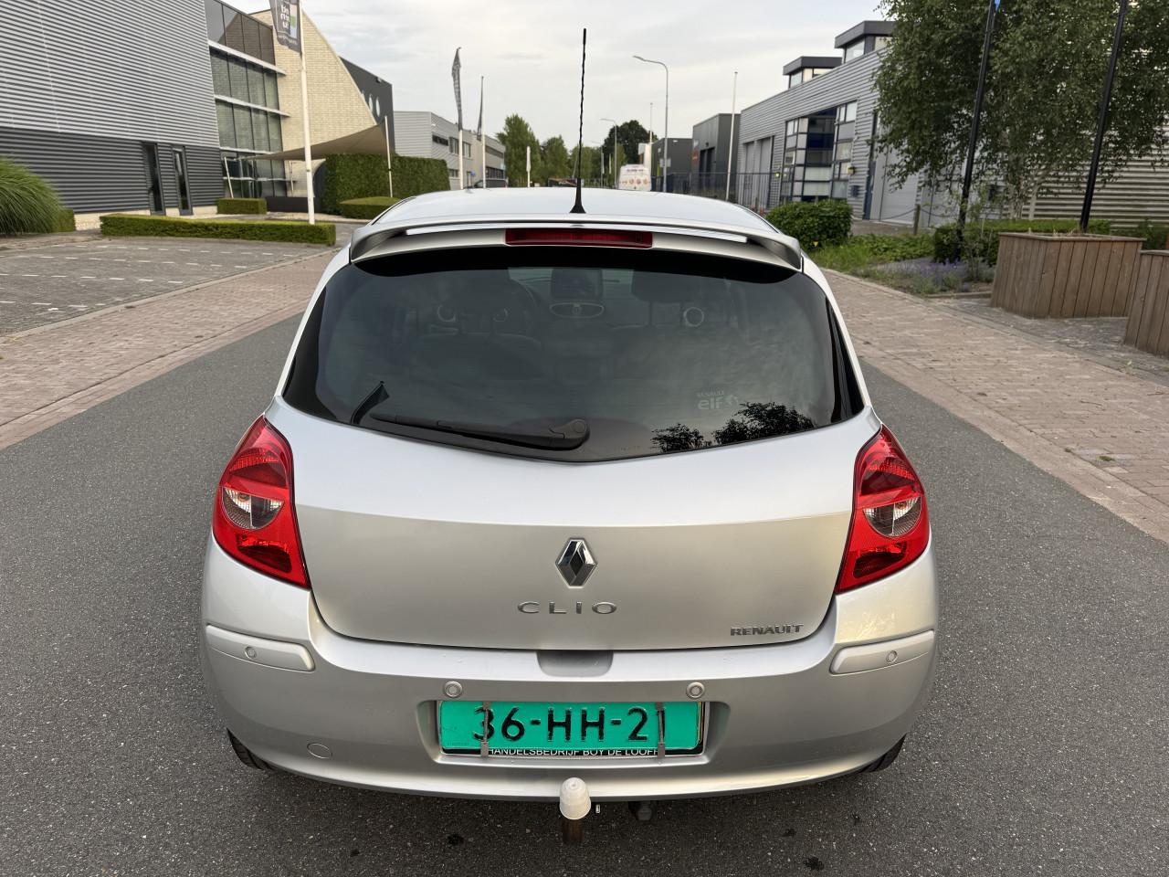 Renault Clio 1.6 benzine Initiale vol opties!