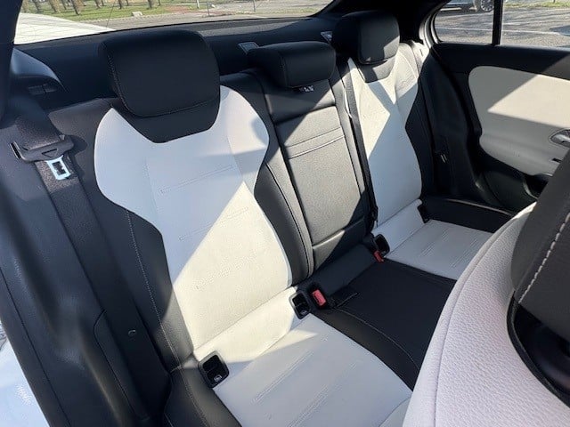 Mercedes-Benz A-Klasse 250 e business solution amg limited l panoramaschuif