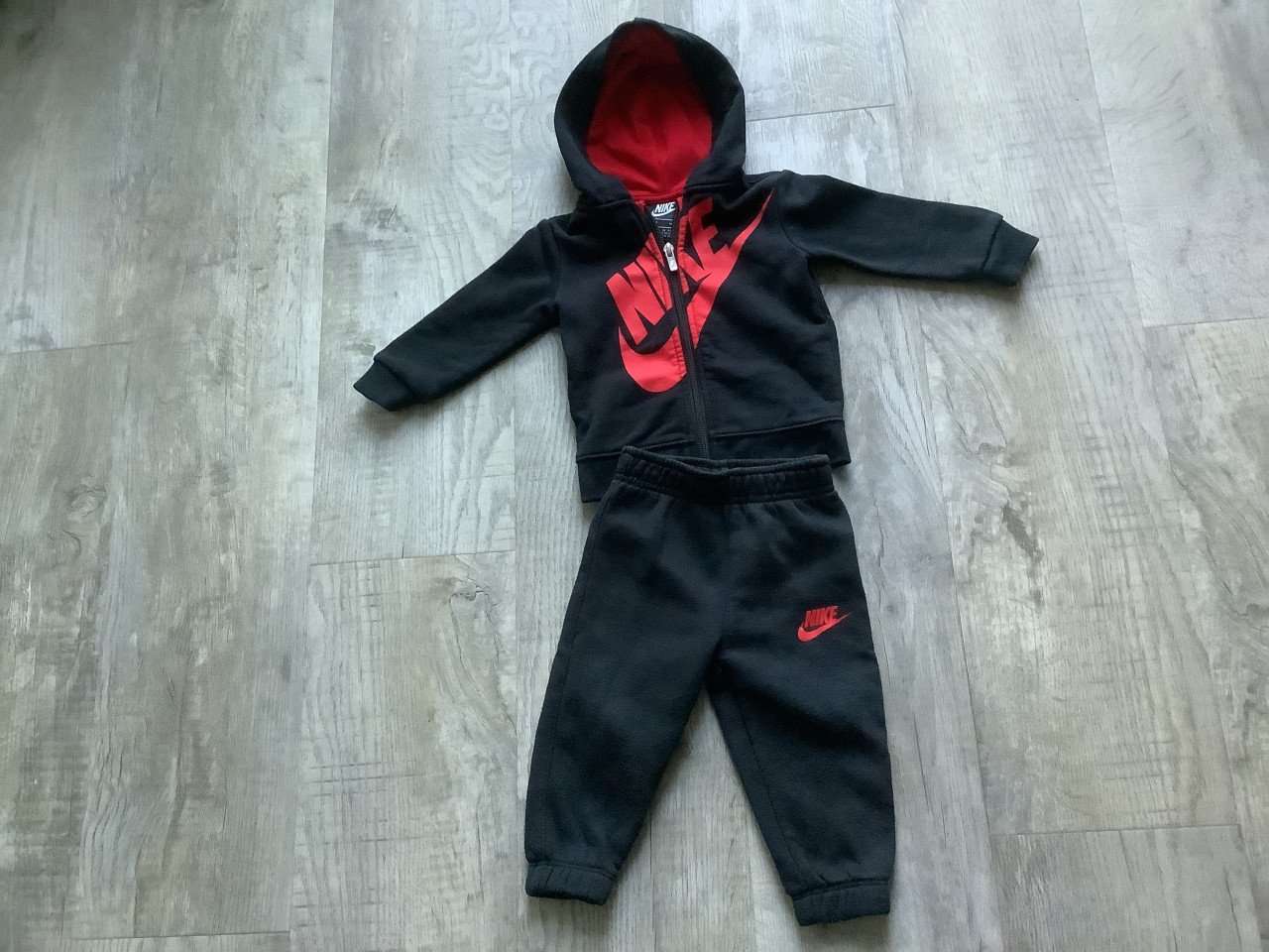 Nike Hoodie + Joggingbroek - 12 maanden/ 74-80 cm
