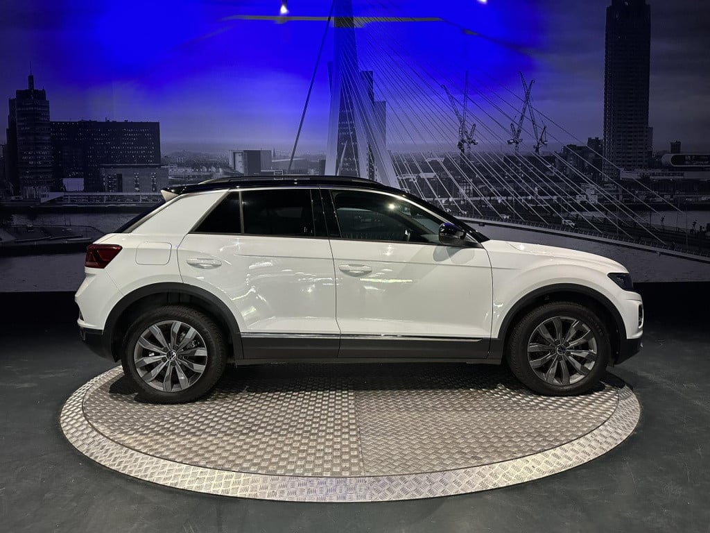 Volkswagen T-roc 1.5 tsi sport *pano*acc*camera*