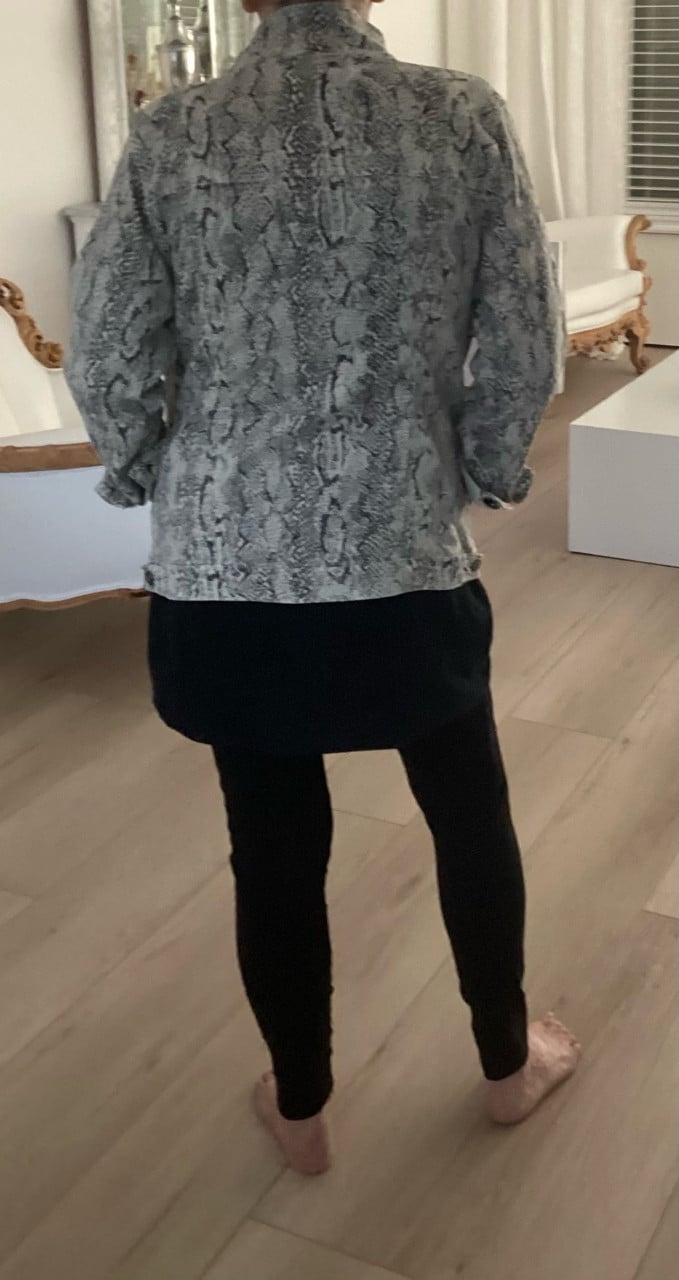 Jeans jasje costes maat l maar kan ook voor xl stretch leuke print zgan